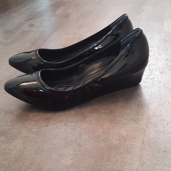 Cole Haan Black Slip On Wedge Shoe - Picture 6 of 10